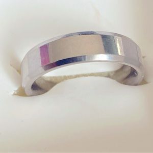 Brand New Men’s wedding Band tungsten carbide size 10.5